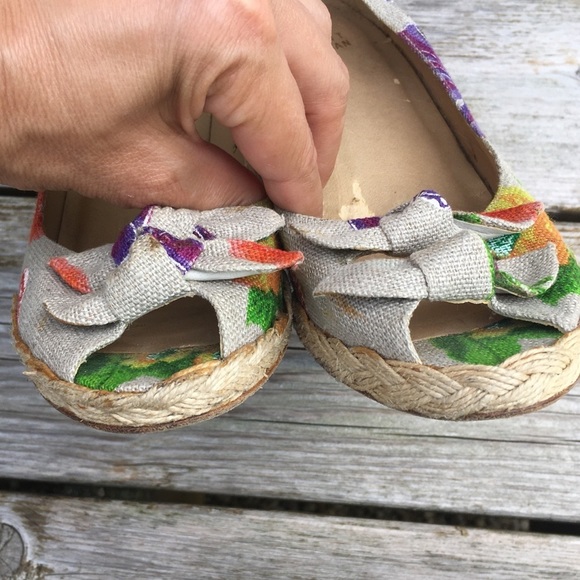 Stuart Weitzman Peep Toe Canvas Espadrille Wedge 8 - Picture 12 of 15